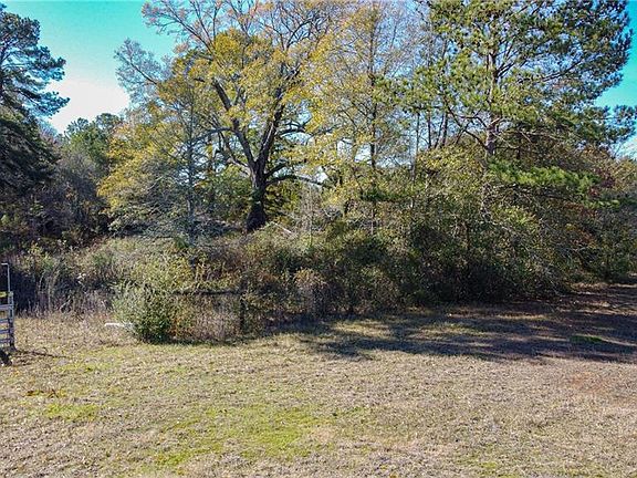 3rd image of 421 Robinson Bridge Rd