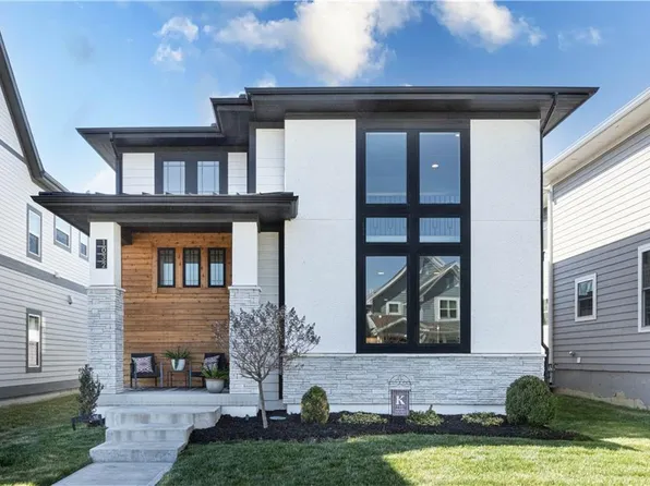 1032 SW Armie St, Lees Summit, MO 64081