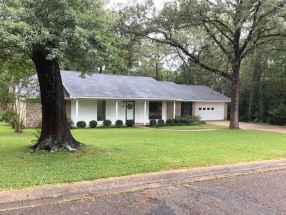 2nd image of 15 Red Oak Ln
