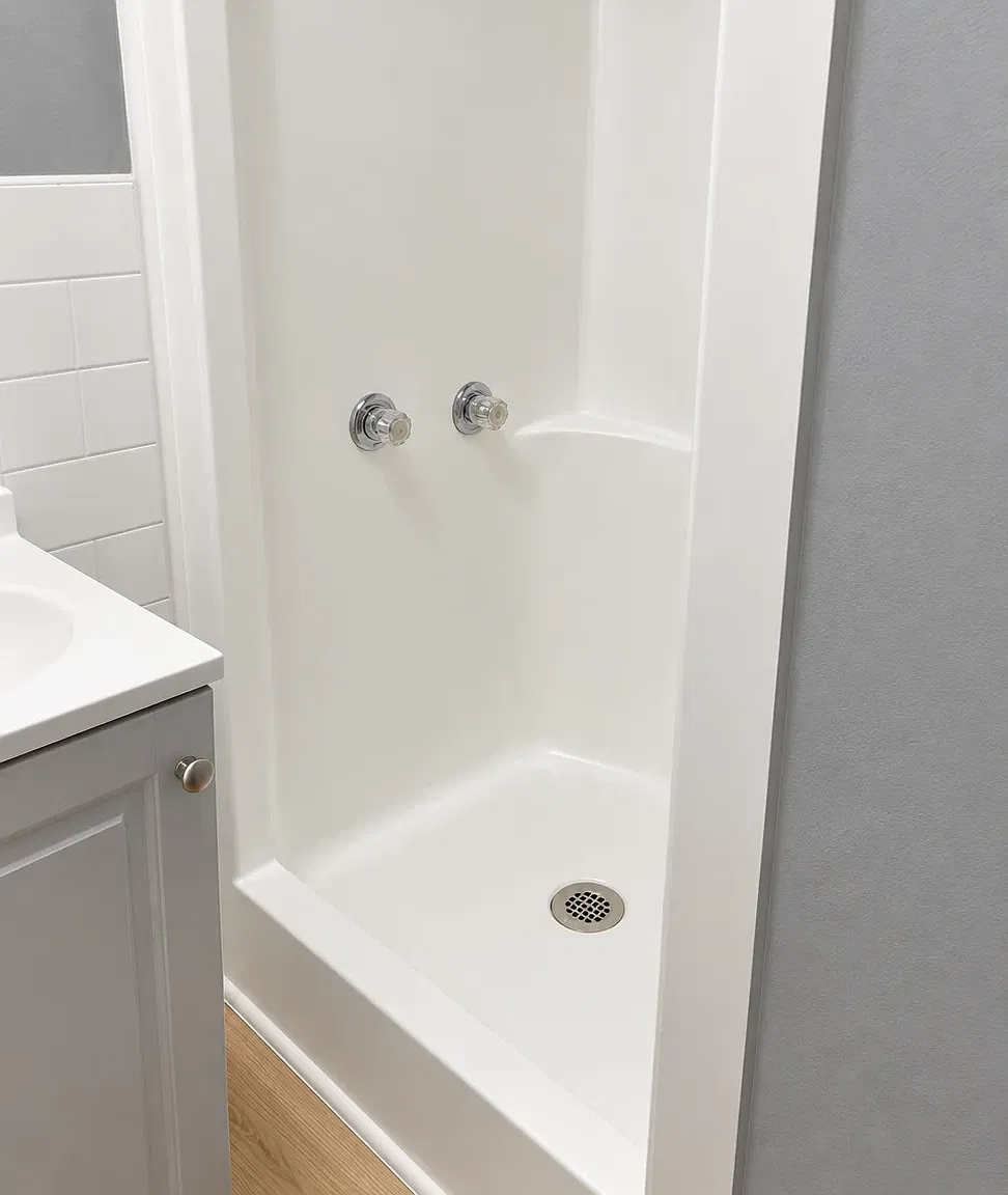 3 bed, 950 sqft, $2,000 — Photo 3