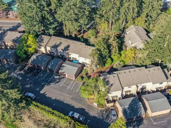 Courtside Manor, 6502-6508 Wheatland Rd N #3, Salem, OR 97303