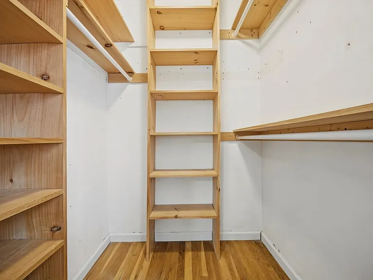 724 Yorkshire Dr — Photo 24
