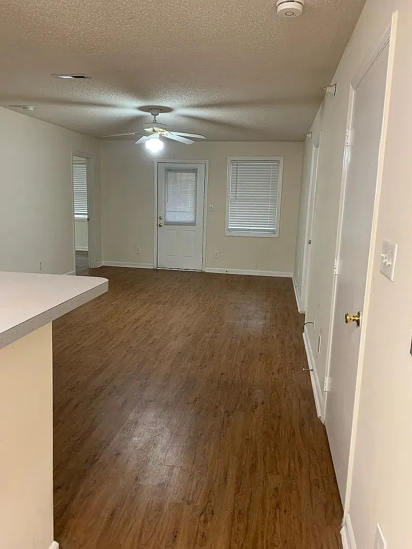 Room in 4 Bedroom Home in Raleigh — Photo 4