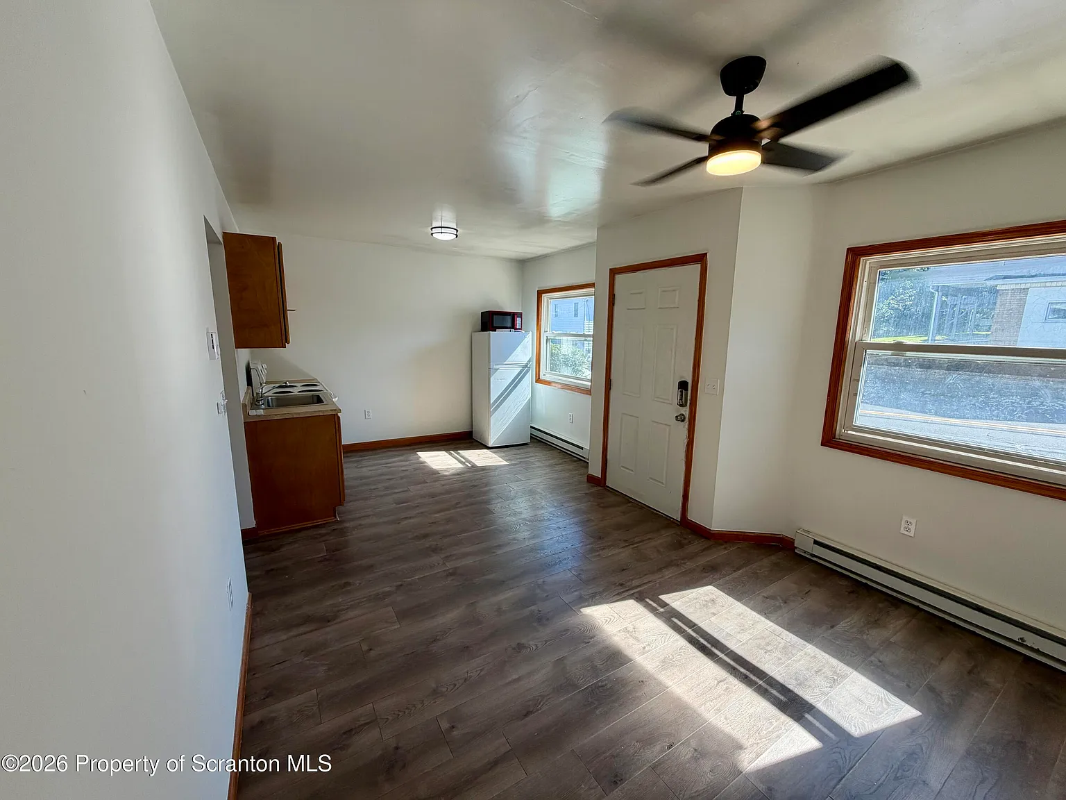 1 bed, 1.0 bath, 450 sqft, $800 — Photo 3