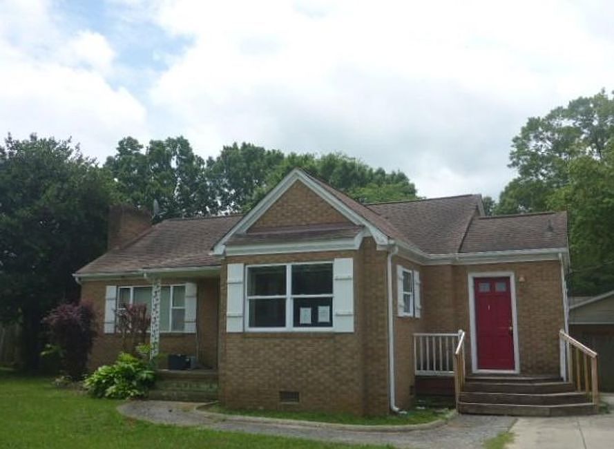 1st image of 160 Stonewall Cir SW