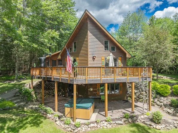 1099 Rivers Edge Ln, Eagle River, WI 54521