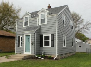 3813 S Ahmedi Ave, Saint Francis, WI 53235