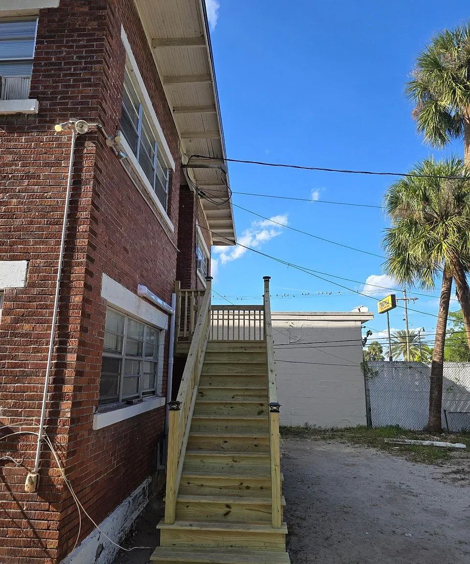 Studio, 350 sqft, $1,395 — Photo 2