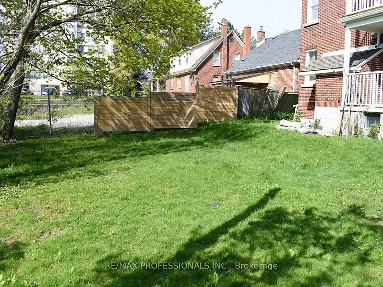 119 Erb St E #A — Photo 13