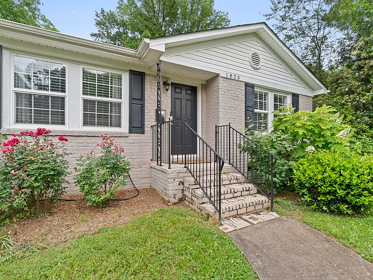 1825 Windham Pl — Photo 2