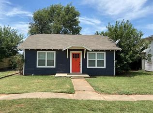 903 N Lee St, Altus, OK 73521