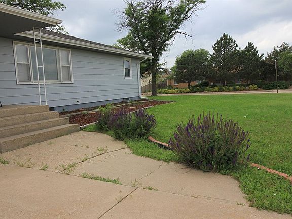 3rd image of 2708 Woodrow Ct