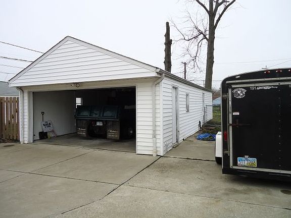 4th image of 29316 Fairway Blvd