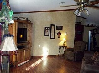 196 N Comanche Trl, Springtown, TX 76082