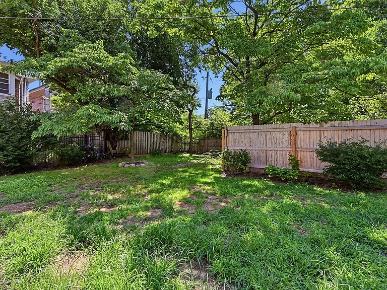 1800 N Monroe St — Photo 15