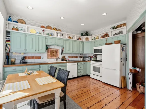 31 Mead St, Charlestown, MA 02129