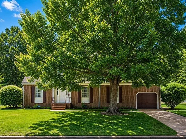 212 Watkins Dr, Hampton, VA 23669