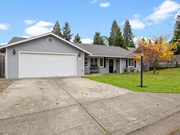295 Outback Ln, Glendale, OR 97442