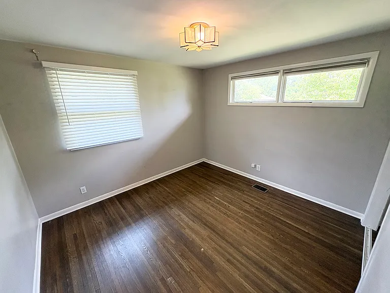317 Verbena Dr — Photo 15