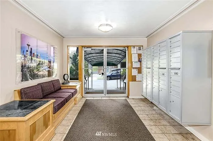 1800 Taylor Ave N #9 — Photo 9