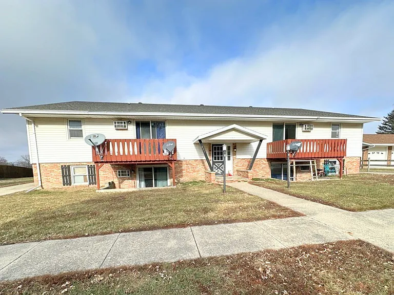 801 Pine St — Photo 1