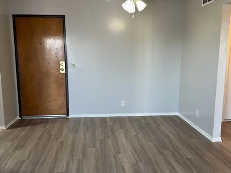 7817 Vineland Ave — Photo 21