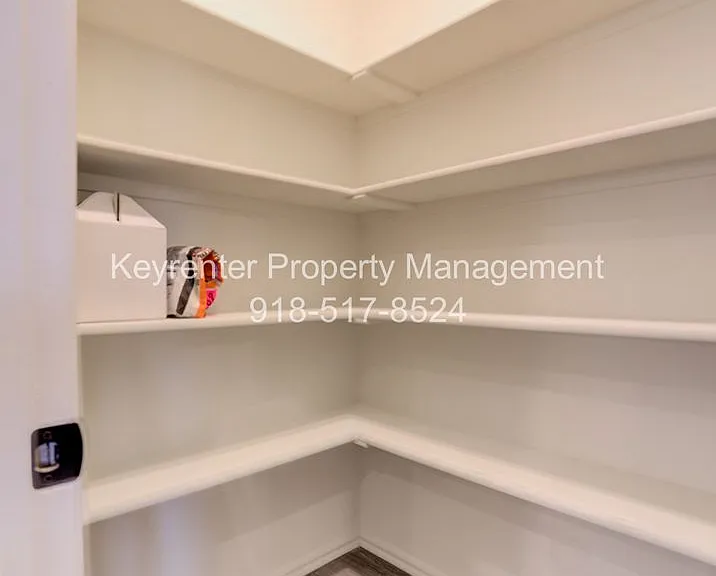 706 W 54th St — Photo 30