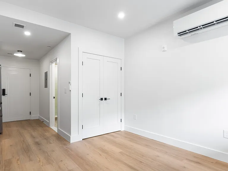 113 Ives Street — Photo 32