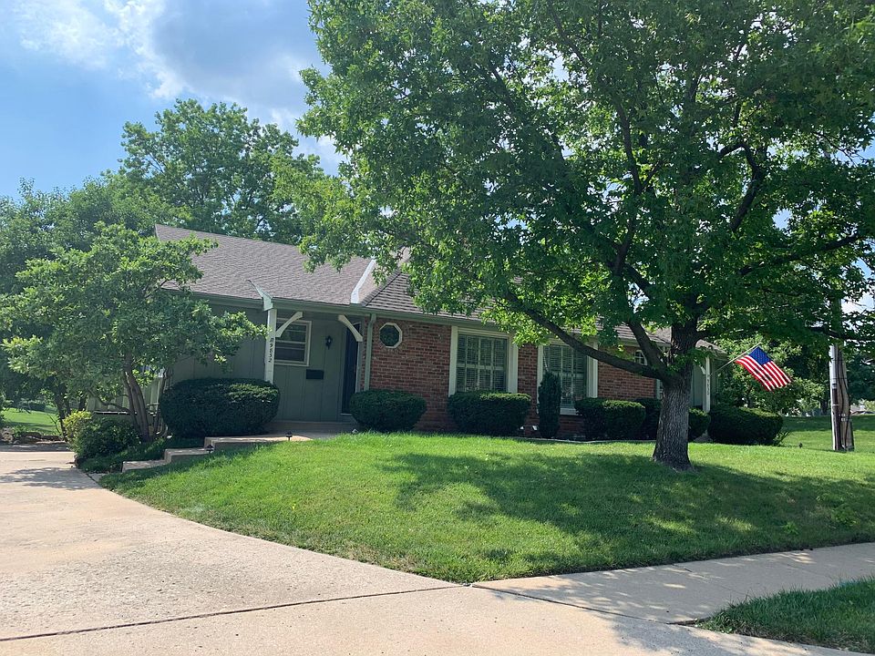 2nd image of 9832 Metcalf Ave