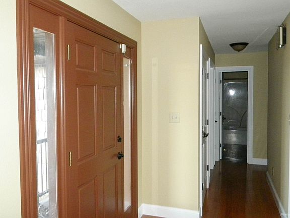 3-Front Entryway & Hallway