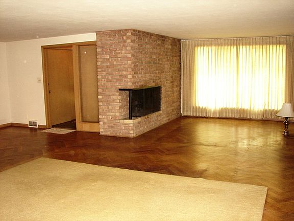 Great Room with Fireplace