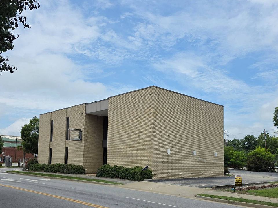 1st image of 300 E Main St