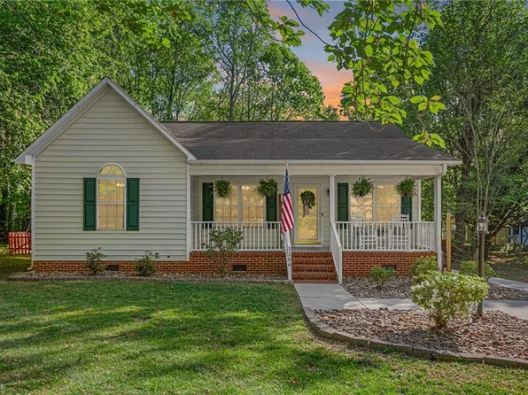 1106 Long Leaf Dr, Gibsonville, NC 27249