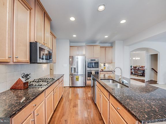 5th image of 6863 Lake Anne Ct