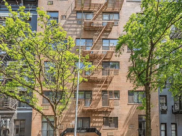 425 E 80th St #2D — Photo 6
