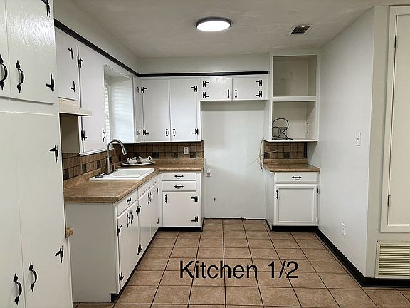 2nd image of 1813 Polly Anna St