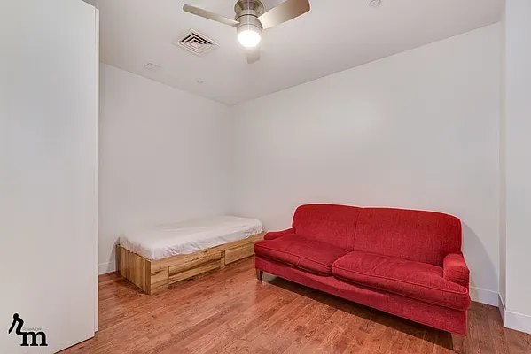 Rented by Rosemark Group Inc | media 29