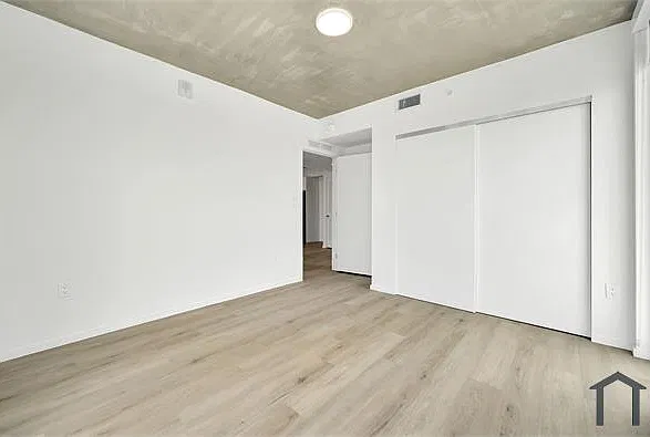 2 bed, 1000 sqft, $2,500 — Photo 3