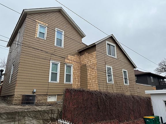 2nd image of 512 Harriet Ln