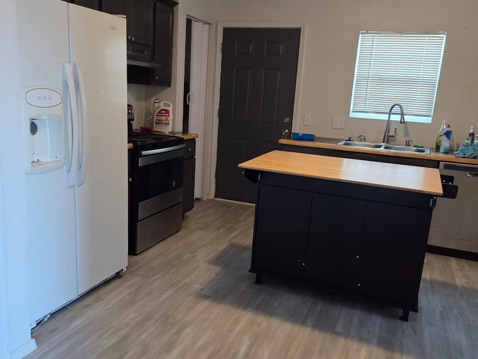 2 bed, 840 sqft, $1,100 — Photo 2