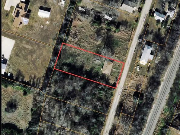 321 N Front St, Holland, TX 76534