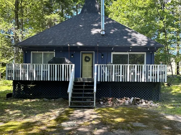 355 Lakeview Dr W, Lake Ariel, PA 18436