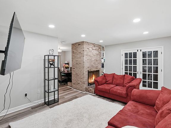 5th image of 9707 Muirfield Dr