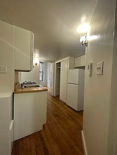 221 E 32nd St #2 Photo 1