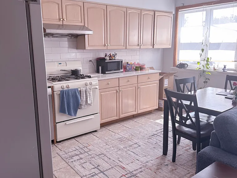 86 Avenue S #3 — Photo 2