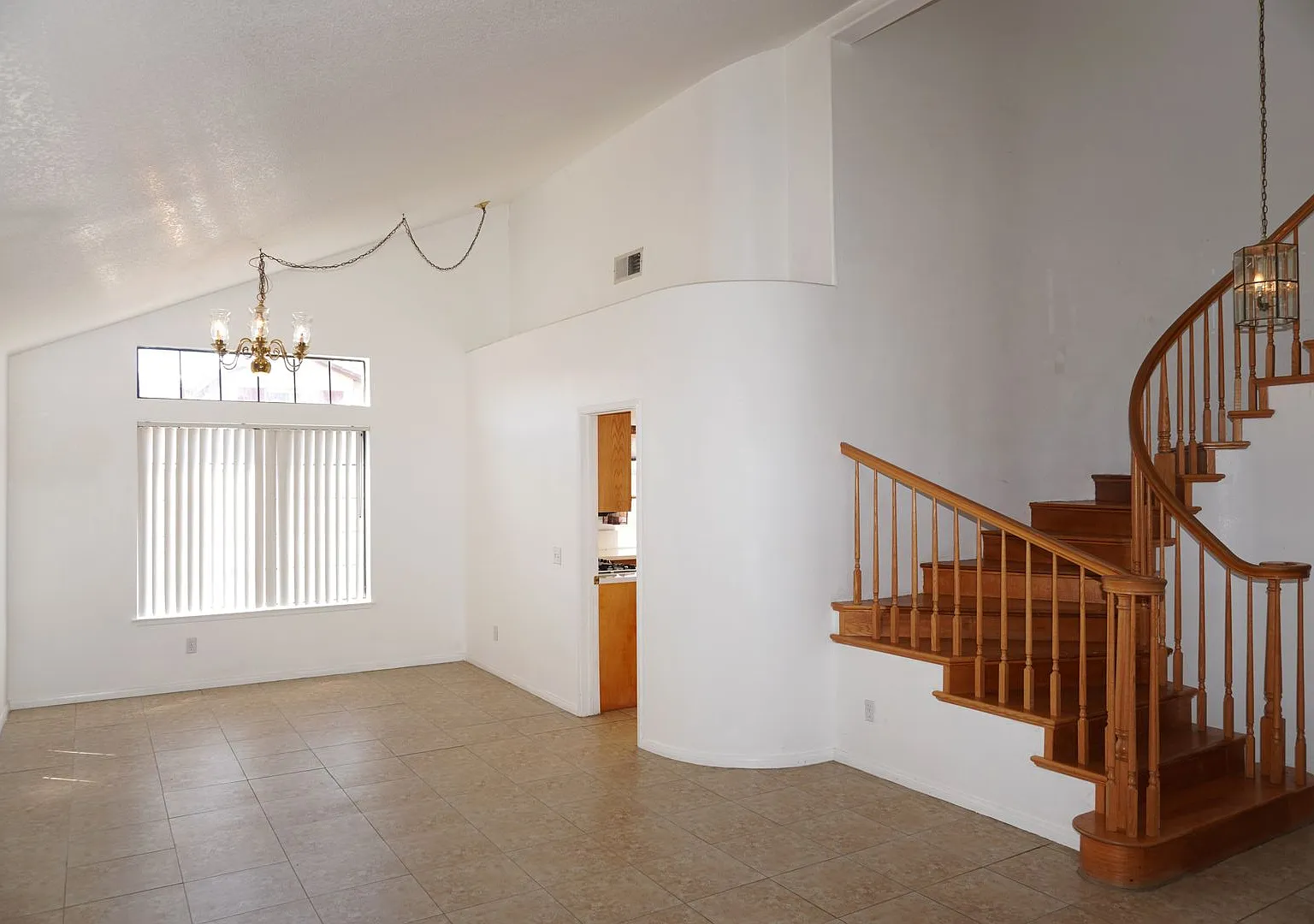 Moreno Valley Ranch 4 Bedroom — Photo 3