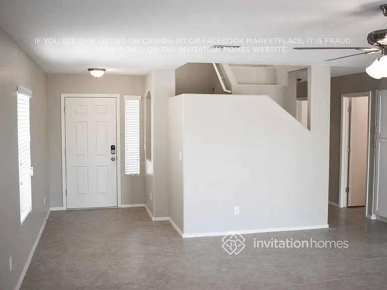 186 N 224th Ln — Photo 2