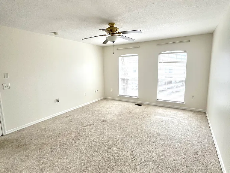 4083 Dover Terrace Dr — Photo 15