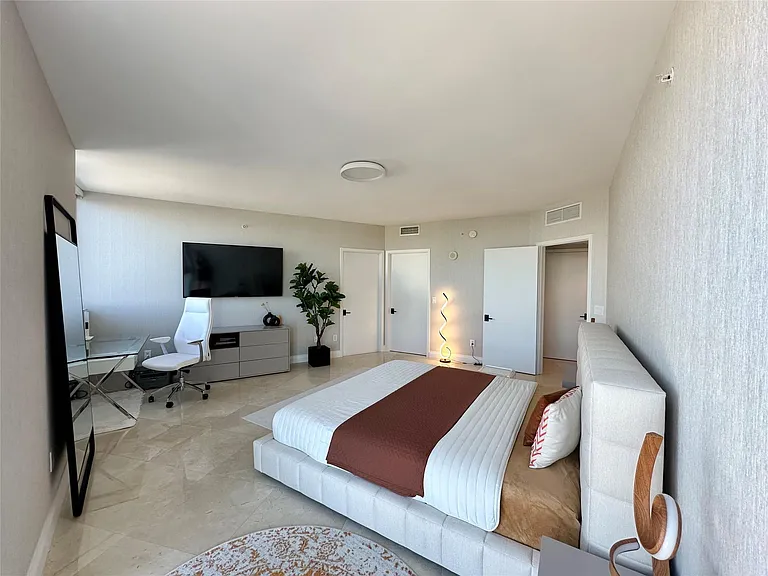 18201 Collins Ave #1901 — Photo 27