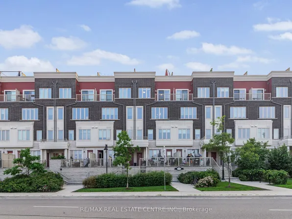 100 Long Branch Ave #27, Toronto, ON M8W 0C1